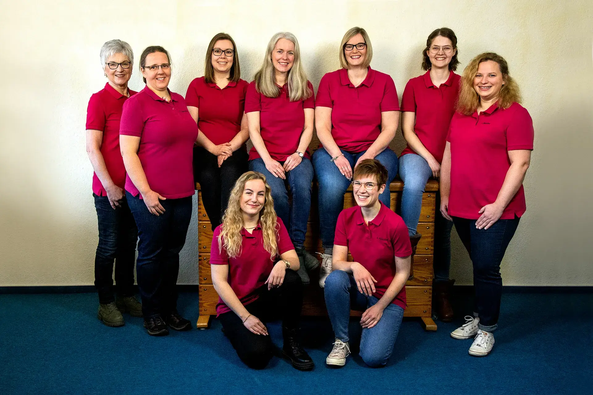 Teamfoto1_1920x1280 Team der Praxis für Ergotherapie Specht & Kelch in Hameln